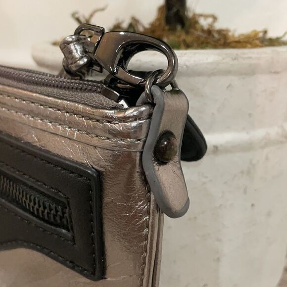 Danielle Nicole Metallic Crossbody Bags - Picture 3 of 16